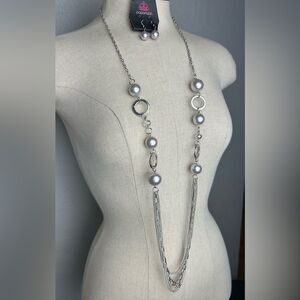 Paparazzi Silver and Gray Necklace Set